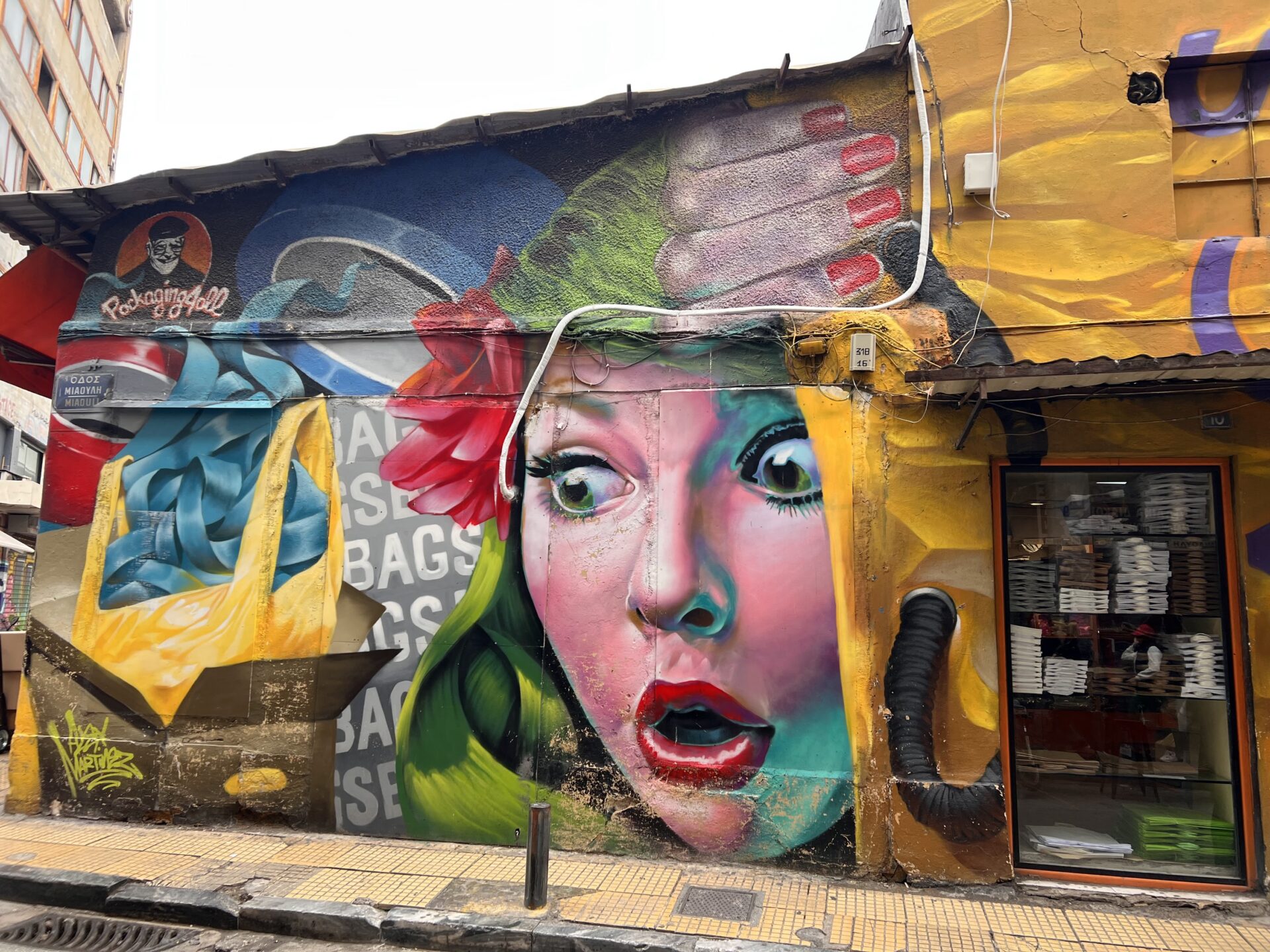 Street art tour experience at Athens.